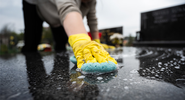 Entretien de la sépulture par intervention ponctuelle par abonnement